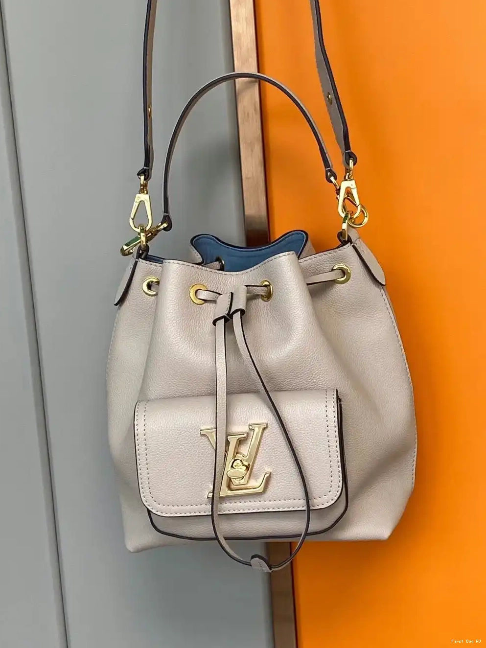 Firstbag LOUIS BUCKET VUITTON LOCKME 0531